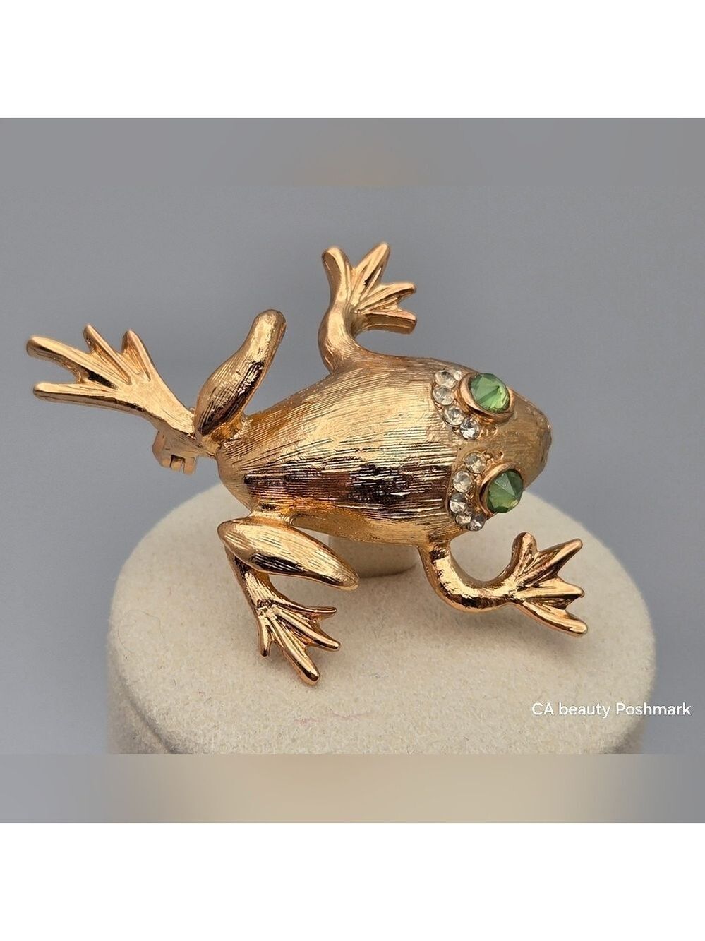Lucky Frog w/Green Gem Eyes and Rhinestones Brooch Gold Tone Pin